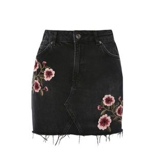 Topshop moto floral mini skirt size 2 (US)